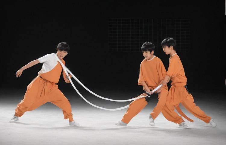 手工羽毛扇網(wǎng)站如何憑借傳統(tǒng)工藝傳承擴(kuò)大流量？同行都是怎么做的？