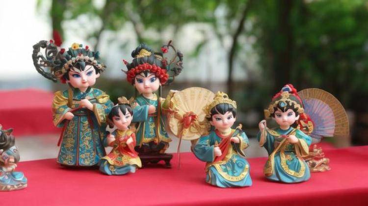 手工羽毛扇網站如何憑借傳統工藝傳承擴大流量？同行都是怎么做的？